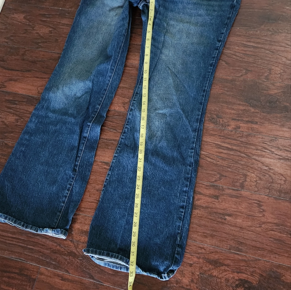 Universal THREAD HIGH RISE Flared Jeans - Picture 9 of 10